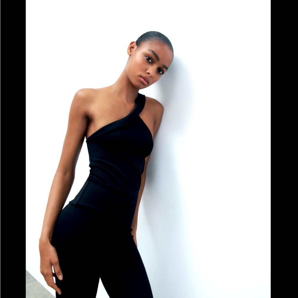 ZARA ASYMMETRIC TOP